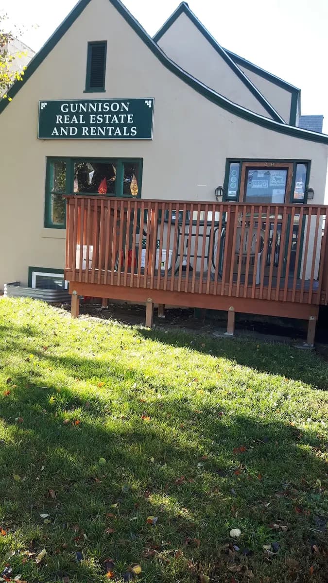 Real Estate with R & R