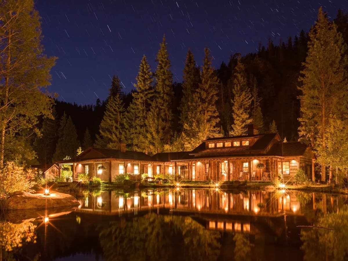 Eleven Taylor River Lodge
