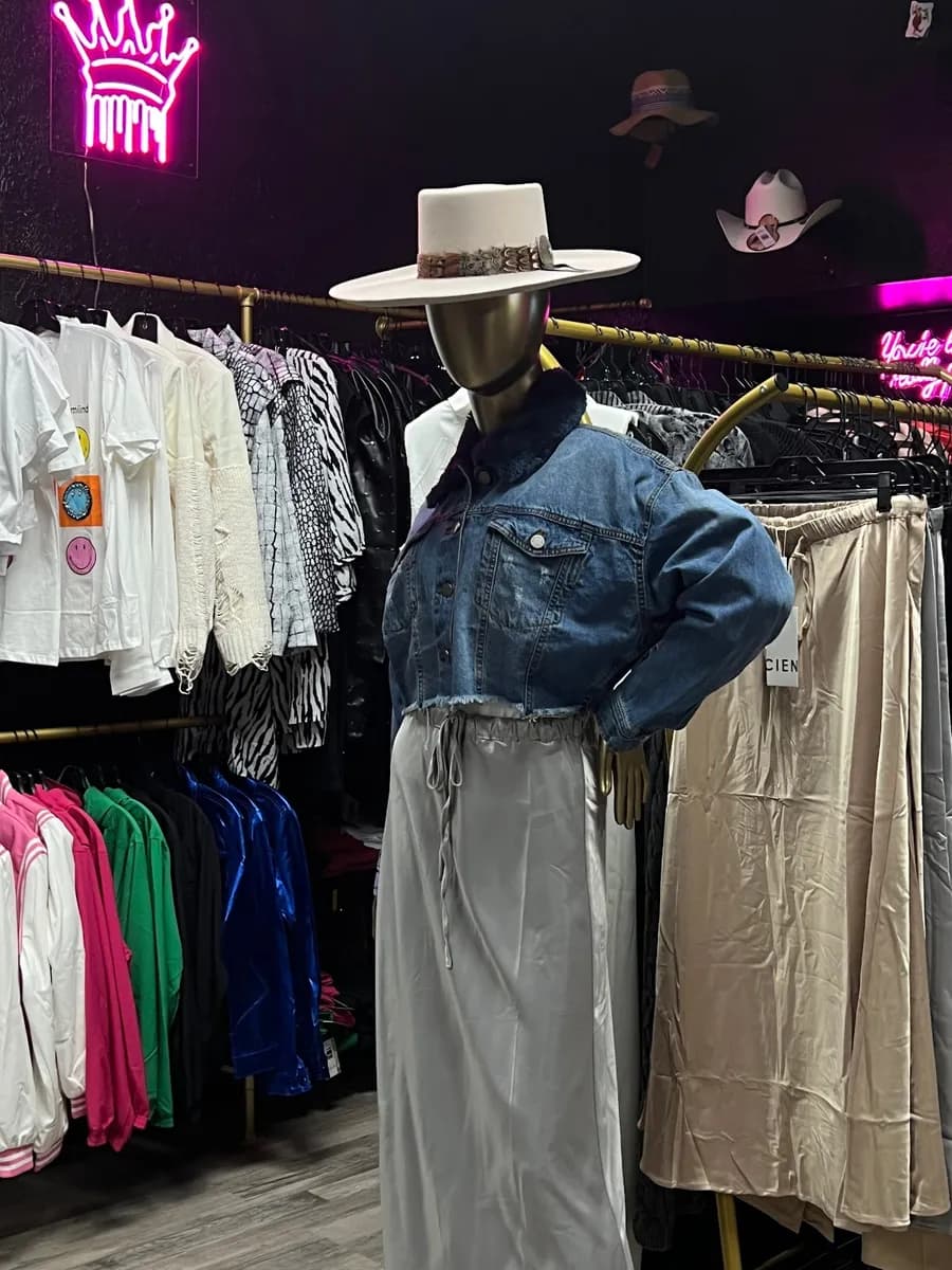 Estilo by Gloria’s Boutique