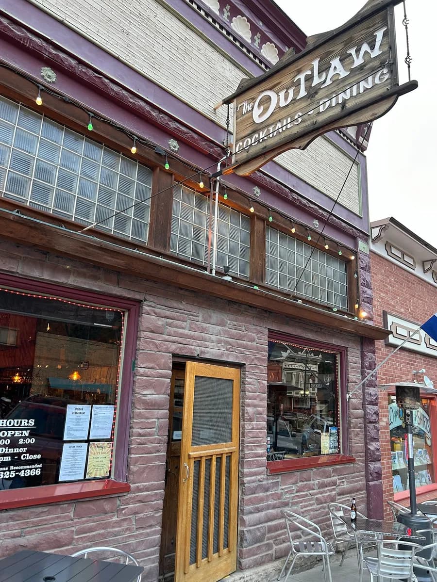 Outlaw Restaurant
