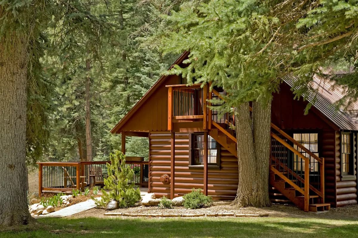 Mountain View Cabin with Two Private Decks, near Purgatory & Electra Lake