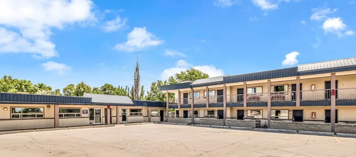 Red Arrow Inn Suites - King Suite