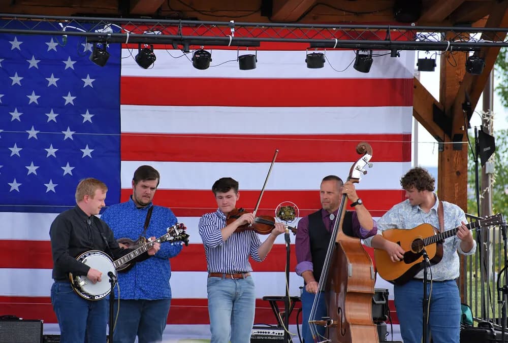 Pickin' in The Rockies